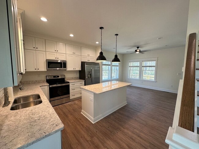 Building Photo - 2 Bed/2 Bath Long-Term Rental in Manteo!