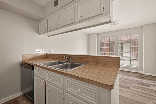 Building Photo - 11511 Nobility Dr