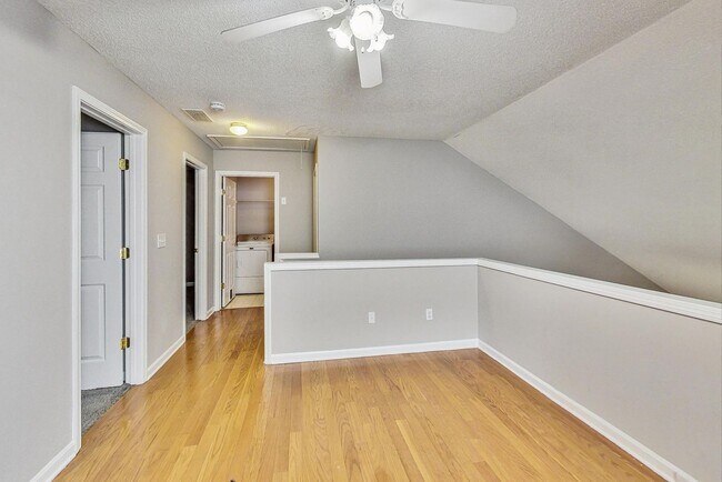 Building Photo - Single-family home in Kennesaw, GA near KSU, Town Center and Woodstock.