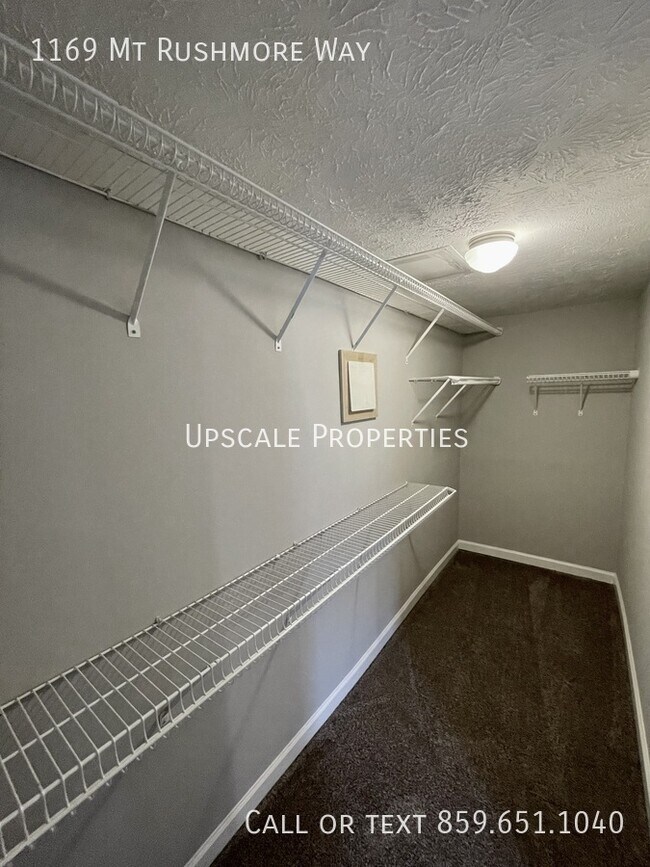 Building Photo - 1169 Mt Rushmore Way