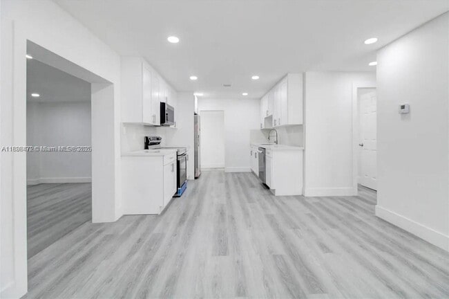 Building Photo - 13885 NW 5th Ave