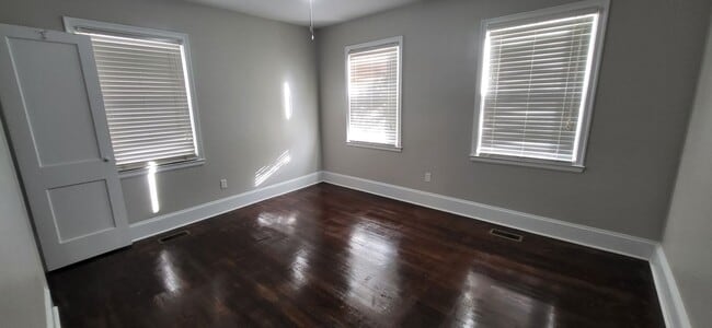 Building Photo - 2-Bedroom 1-Bath House