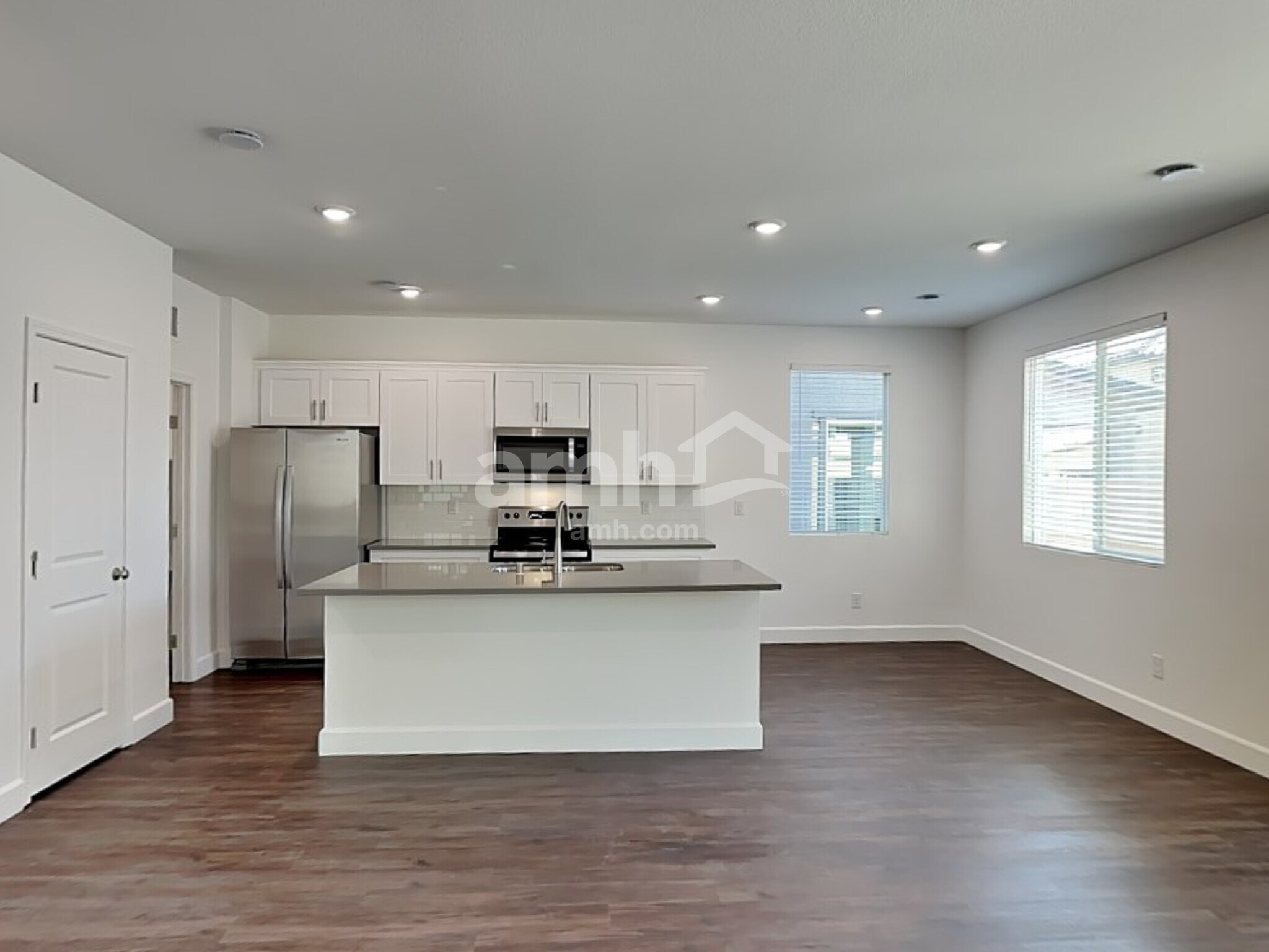 Building Photo - 8949 Carmine Cob Ave