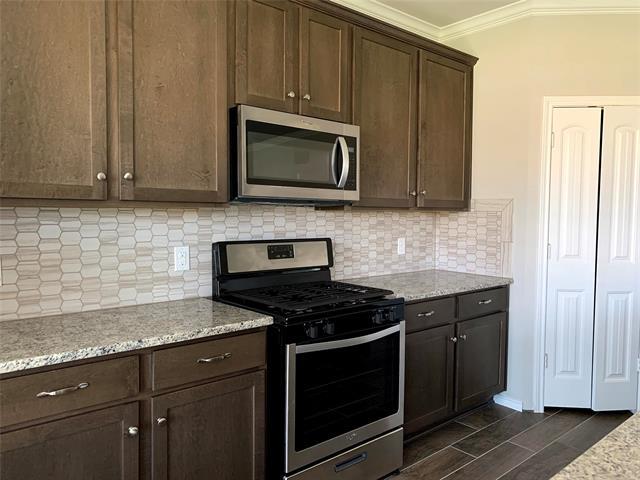 Building Photo - 515 Long Prairie Dr