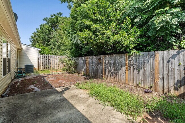 Building Photo - 123 Portofino Ln SW