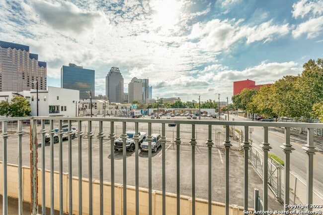 Building Photo - 2-BEDROOM CONDO AT ANDALUSIA CONDOMINIUMS
