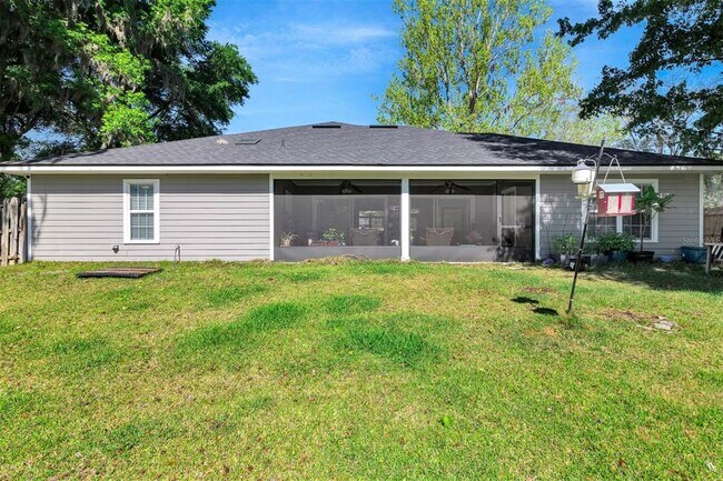 Building Photo - 7205 White Oaks Rd