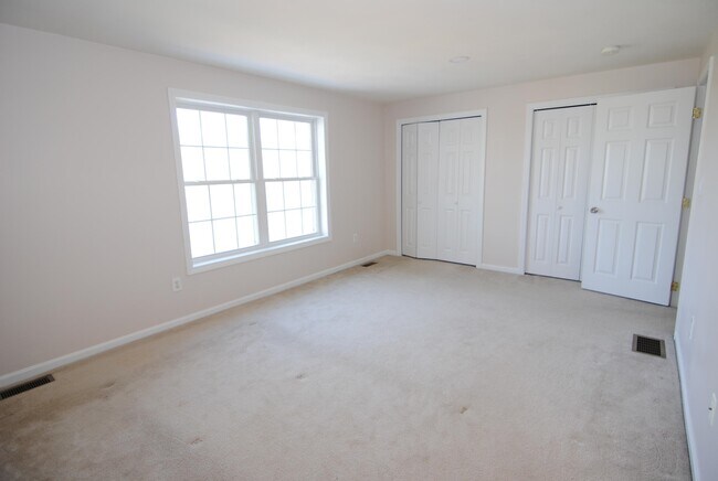 Building Photo - 31 Overlook Cir