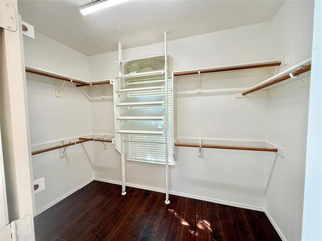 Building Photo - 5828 Southmoor Ln