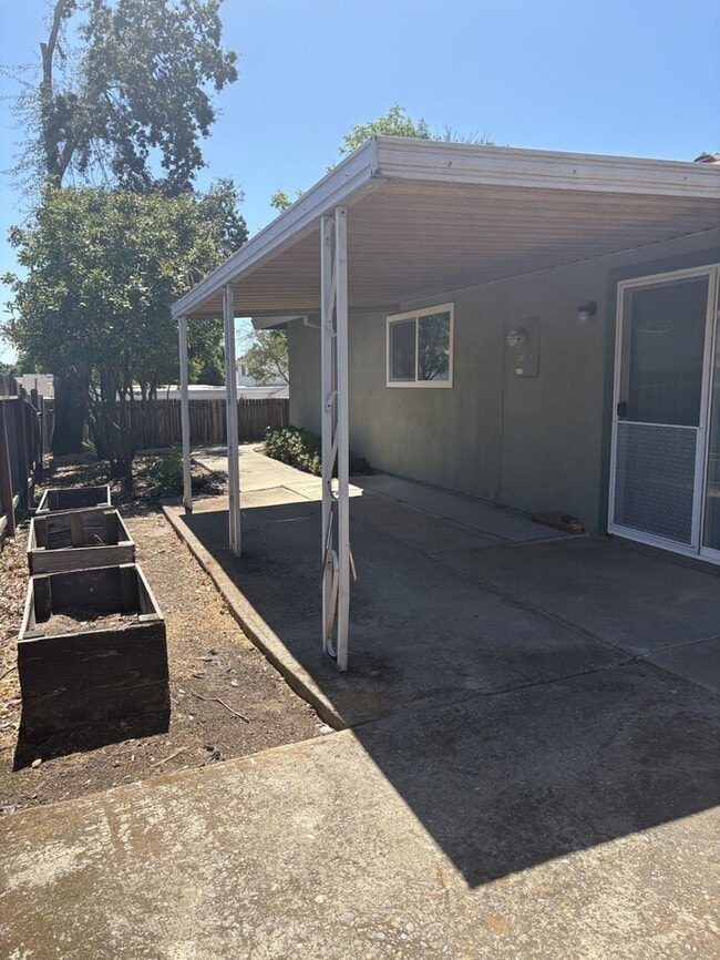 Building Photo - 6031 Rowan Way