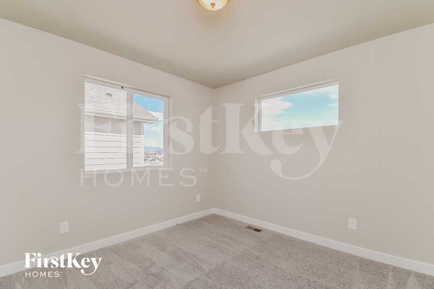 Building Photo - 10393 Luneth Dr