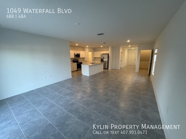 Building Photo - 1049 Waterfall Blvd