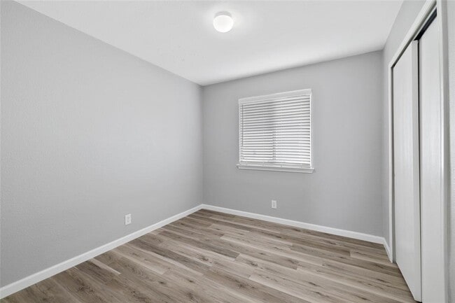 Building Photo - 317 Precipice Way