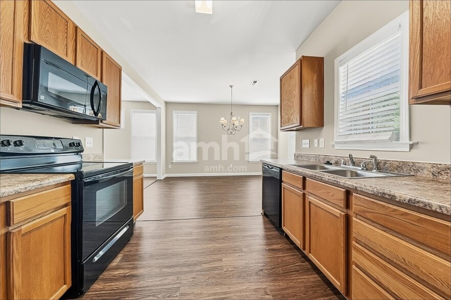 Building Photo - 137 Tuscarora Ln