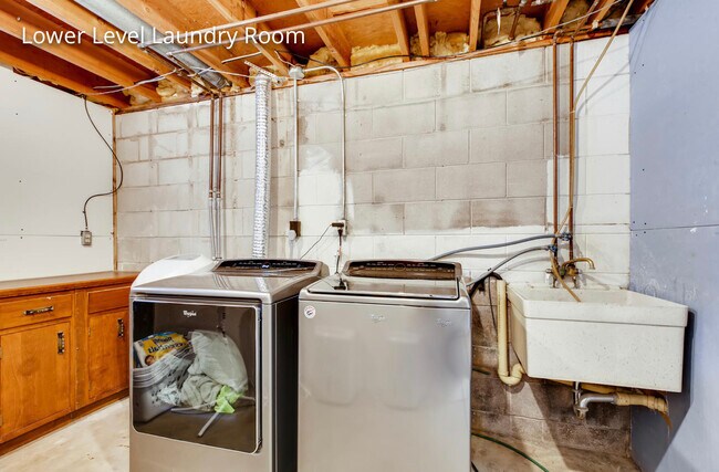 Building Photo - 14860 Upper 55th St N