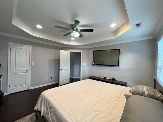 Building Photo - 3 bedroom home in Portmsouth