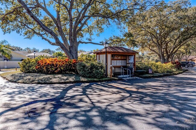 Building Photo - 8105 Bardmoor Pl