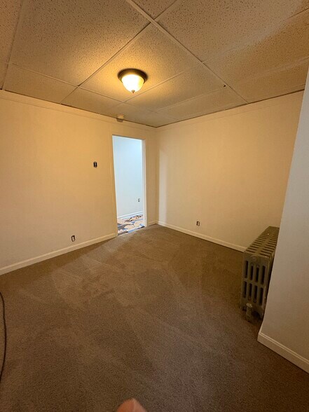 Building Photo - 403 Ormsby Ave