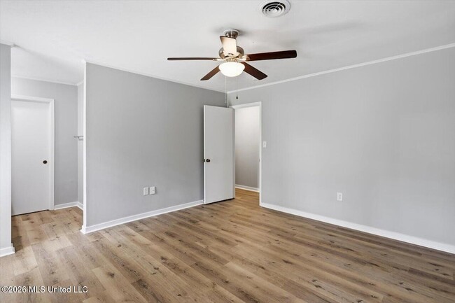 Building Photo - 104 Park Trail