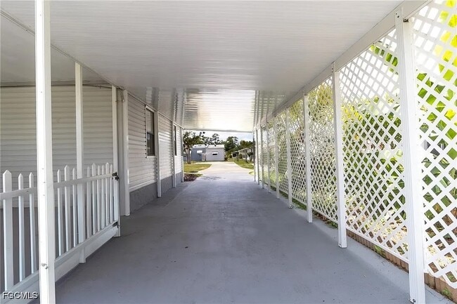 Building Photo - 5370 Country Field Cir