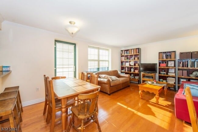 Building Photo - 7 Prospect St