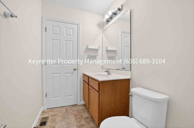 Building Photo - 229 Charlestowne Place Dr