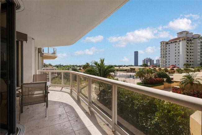 Building Photo - 20191 E Country Club Dr