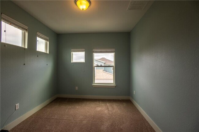 Building Photo - 2312 Montague St