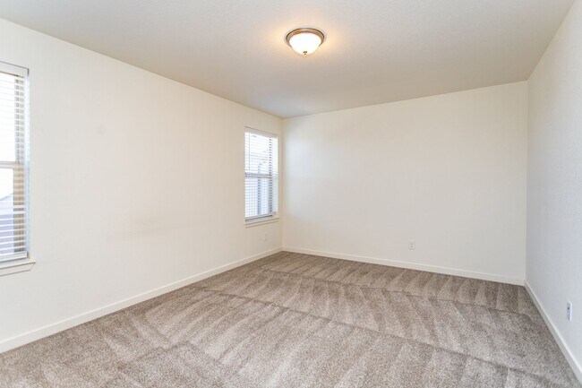 Building Photo - Move-In Ready Home in Desirable Banning Lewis Ranch!!