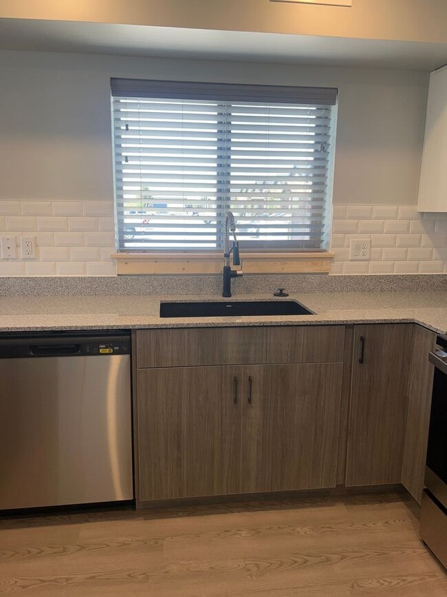 Building Photo - Cute 2 Bed, 1 Bath at Teton River Flats! $200 OFF FIRST MONTH'S RENT!!!