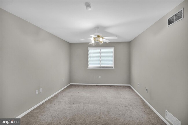 Building Photo - 46-6-46 Holly Dr