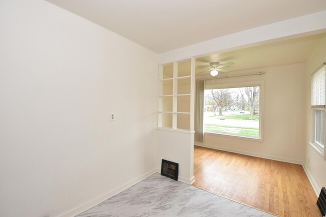 Building Photo - 3115 Lasalle St