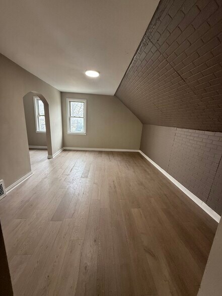 Building Photo - 6523 Lederer Ave