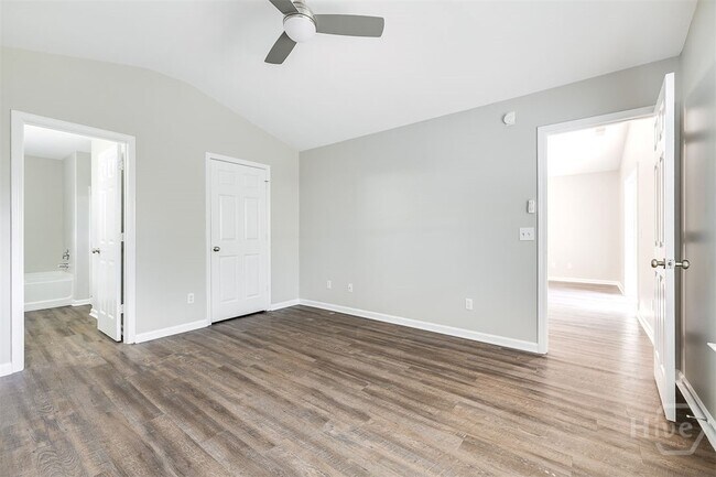 Building Photo - 6 Spg Lk Cir