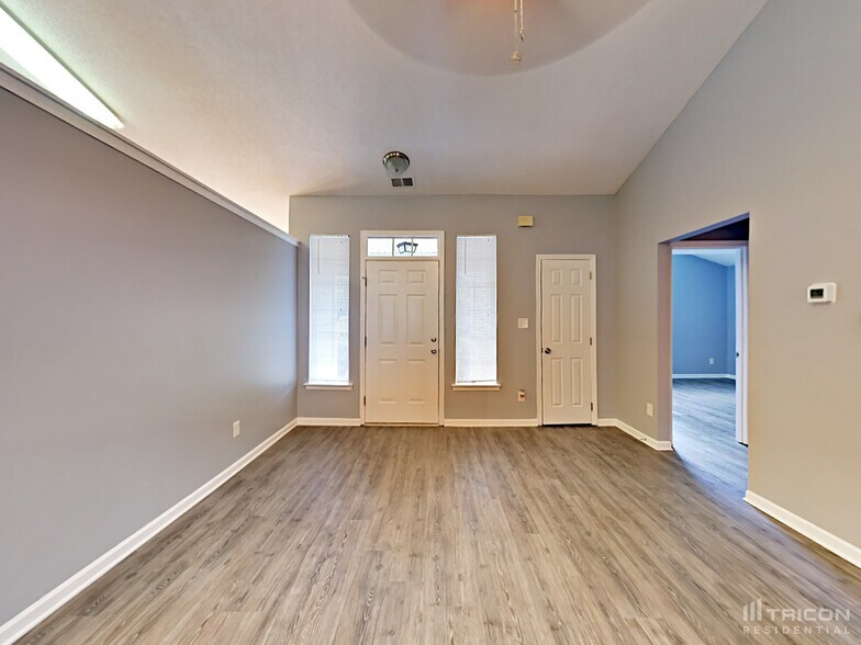 Building Photo - 1613 Bear Brook Dr