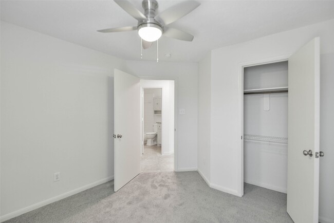 Building Photo - 27077 Crown Chase Dr