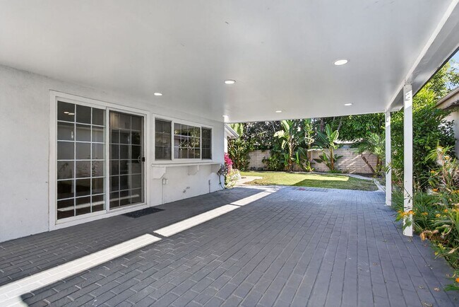 Building Photo - Sought After Wimbledon Village Home