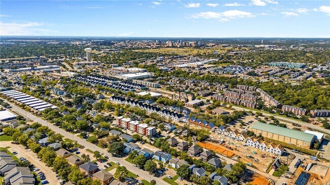 Building Photo - 307B Sterling St