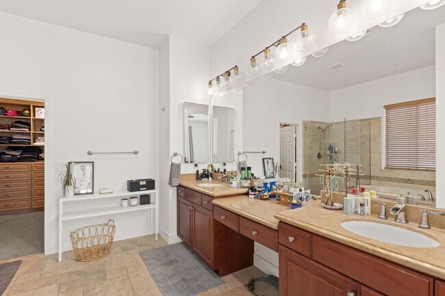 Building Photo - Beautifully Upgraded, Single Story 3 Bed, ...
