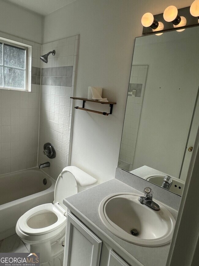 Building Photo - 308 Maggie Way