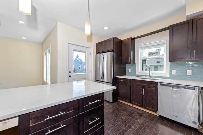 Building Photo - 63 Bradbury Ave