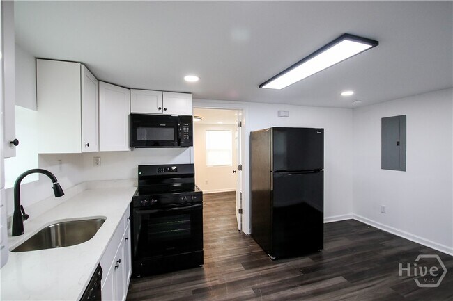 Building Photo - 1904 E 51st St