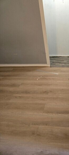 Building Photo - 454 Colchester Ave