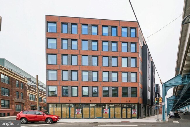 Building Photo - 2000 Dreer St