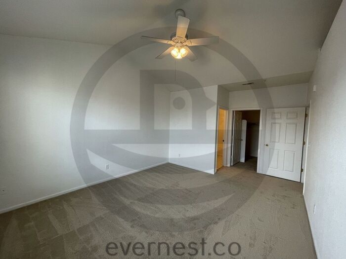 Building Photo - 14251 E 1st Dr