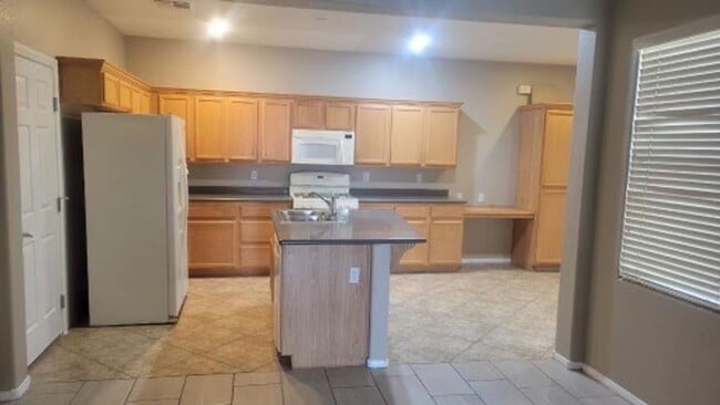 Building Photo - Single story town home with 3 bedrooms and 2 bath in Summerlin