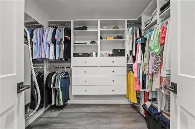 Building Photo - 1916 Shorewood Dr