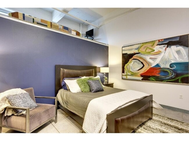 Building Photo - 700 N Washington Ave