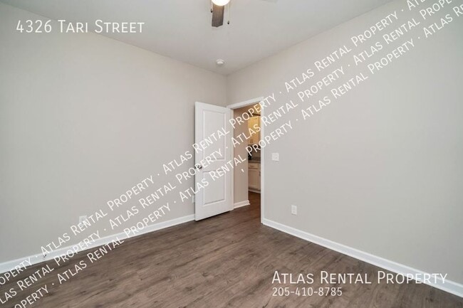 Building Photo - 4326 Tari St