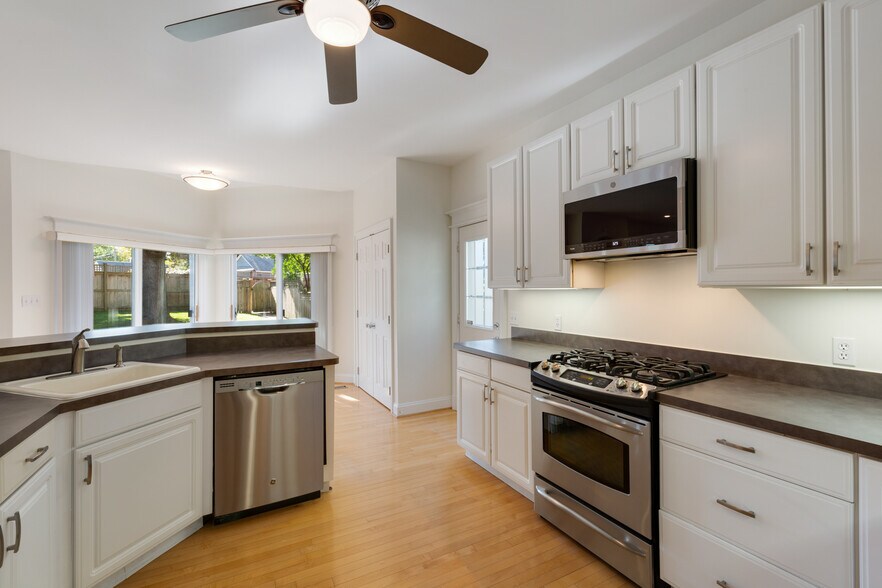 Building Photo - 1806 N Danville St